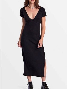 RVCA Black V-Neck Short Sleeve Midi Dress